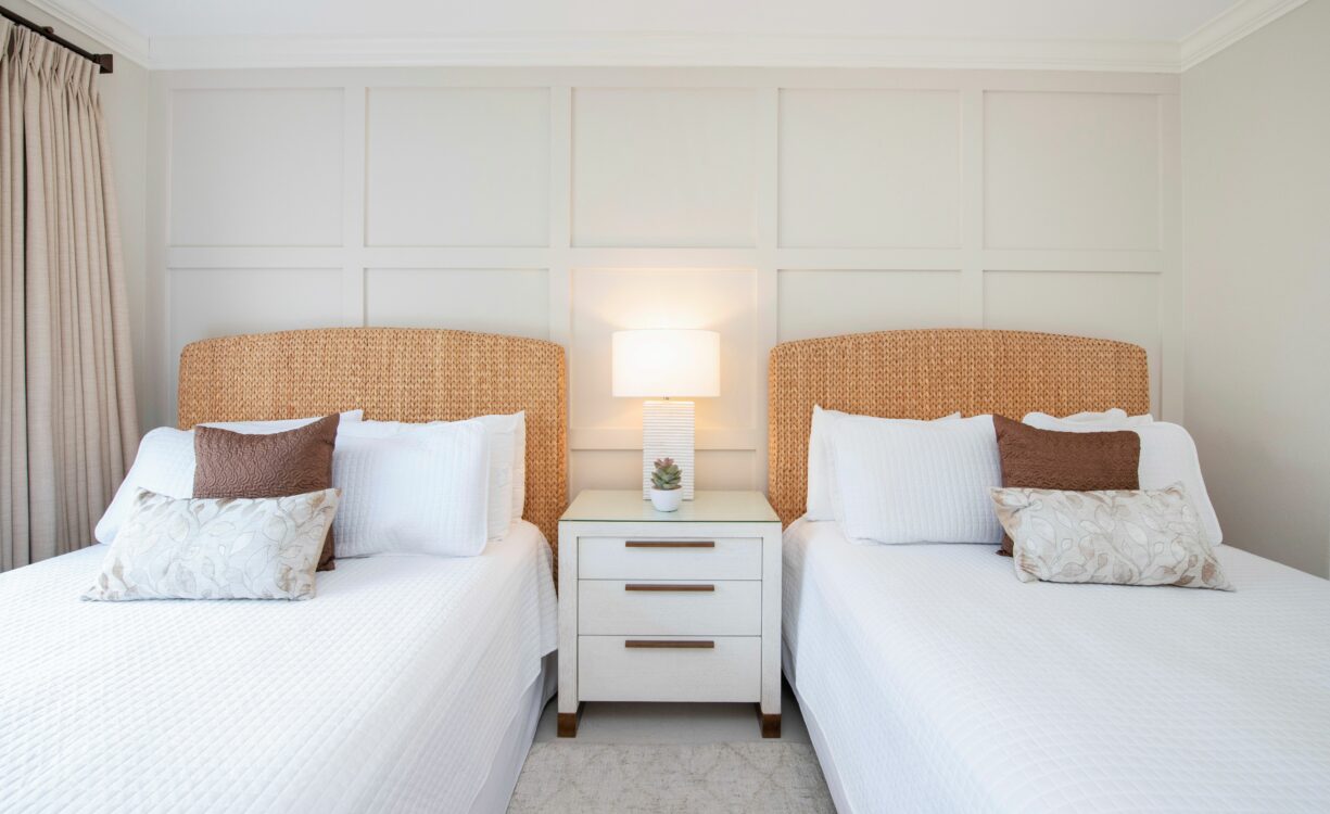 PLANTANA 46, SEVEN MILE BEACH CONDO