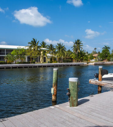 BRITANNIA KINGS COURT         4 BED/3  BATH      PLUS BOAT DOCK